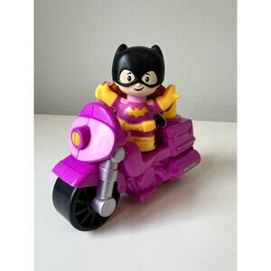 Fisher-Price DC Super Friends Batgirl and Batmobile 2020